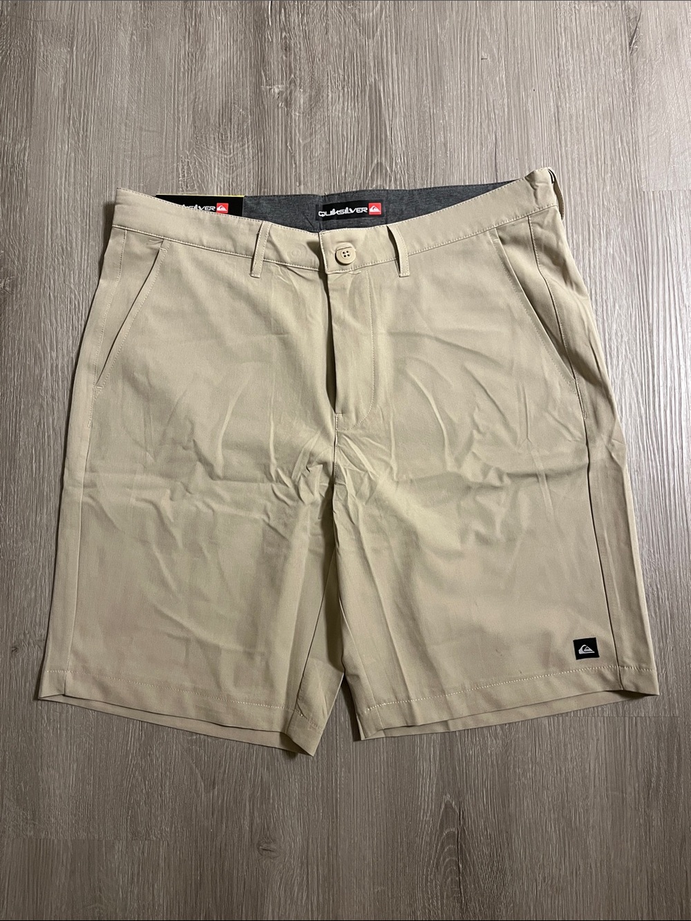 New Quiksilver Men’s hybrid Shorts, 32